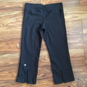 NWOT Lululemon Gather & Crow Crop